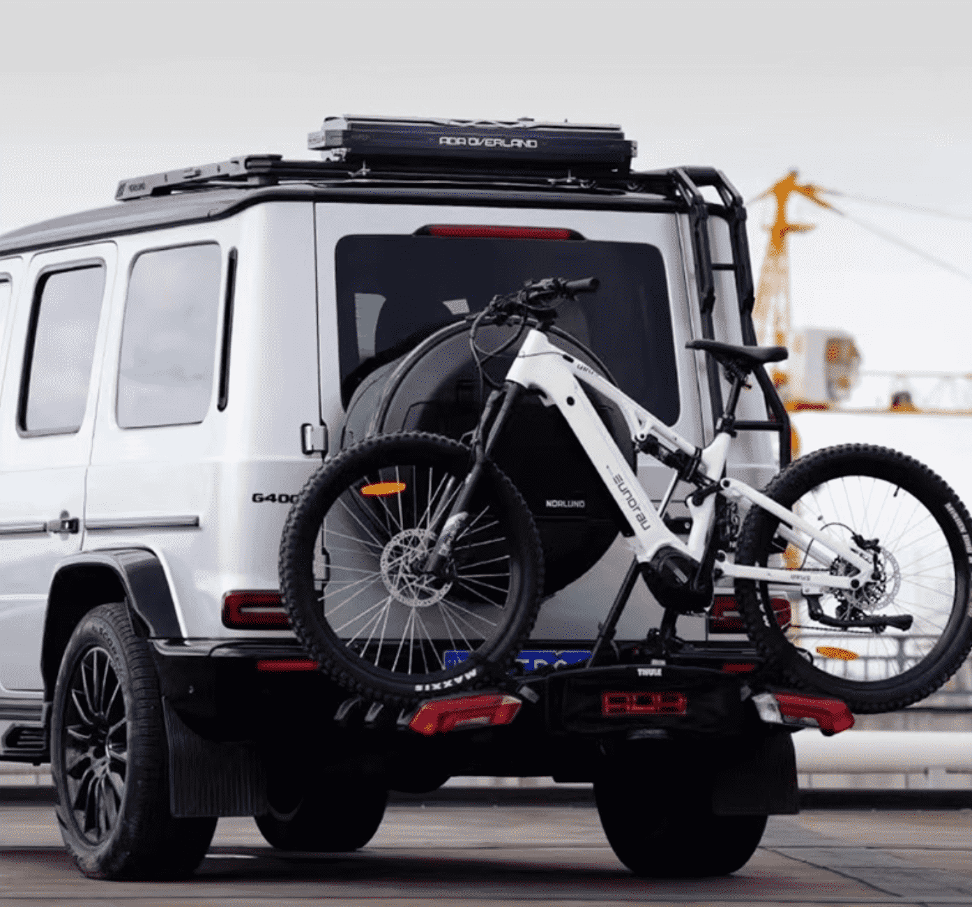 Xevaban.com ở 214 Giải Phóng là đơn vị chuyên cung cấp phụ kiện oto, đồ chơi suzuki jimny, phụ kiện suzuki jimny, xevaban, 214 giải phóng, bình nước để nóc jimny, bình nước offroad jimny, bình nước gắn nóc jimny, bình nước treo nóc jimny.